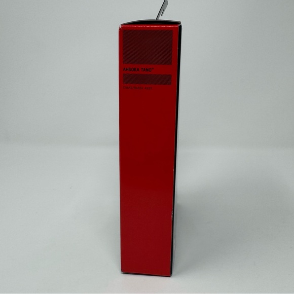 Star Wars The Black Series Ahsoka Tano Action Figure NEW - Picture 7 of 13